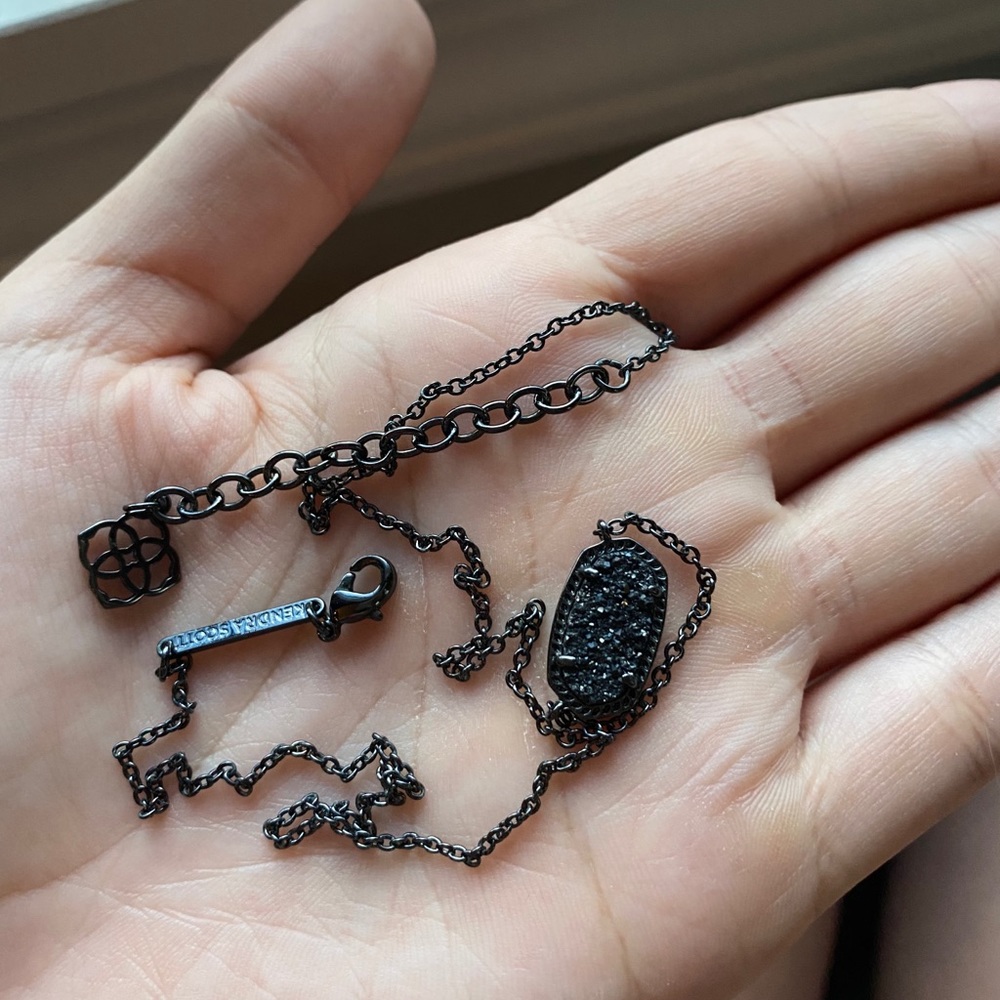 BLACK IRIDESCENT KENDRA SCOTT NECKLACE